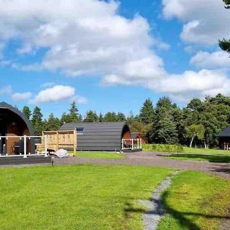 Red Squirrel Log Cabin With Hot Tub Keith Eksteriør bilde