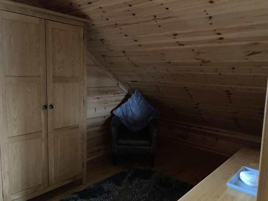 Red Squirrel Log Cabin With Hot Tub Keith Eksteriør bilde