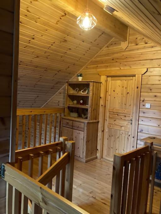 Red Squirrel Log Cabin With Hot Tub Keith Eksteriør bilde